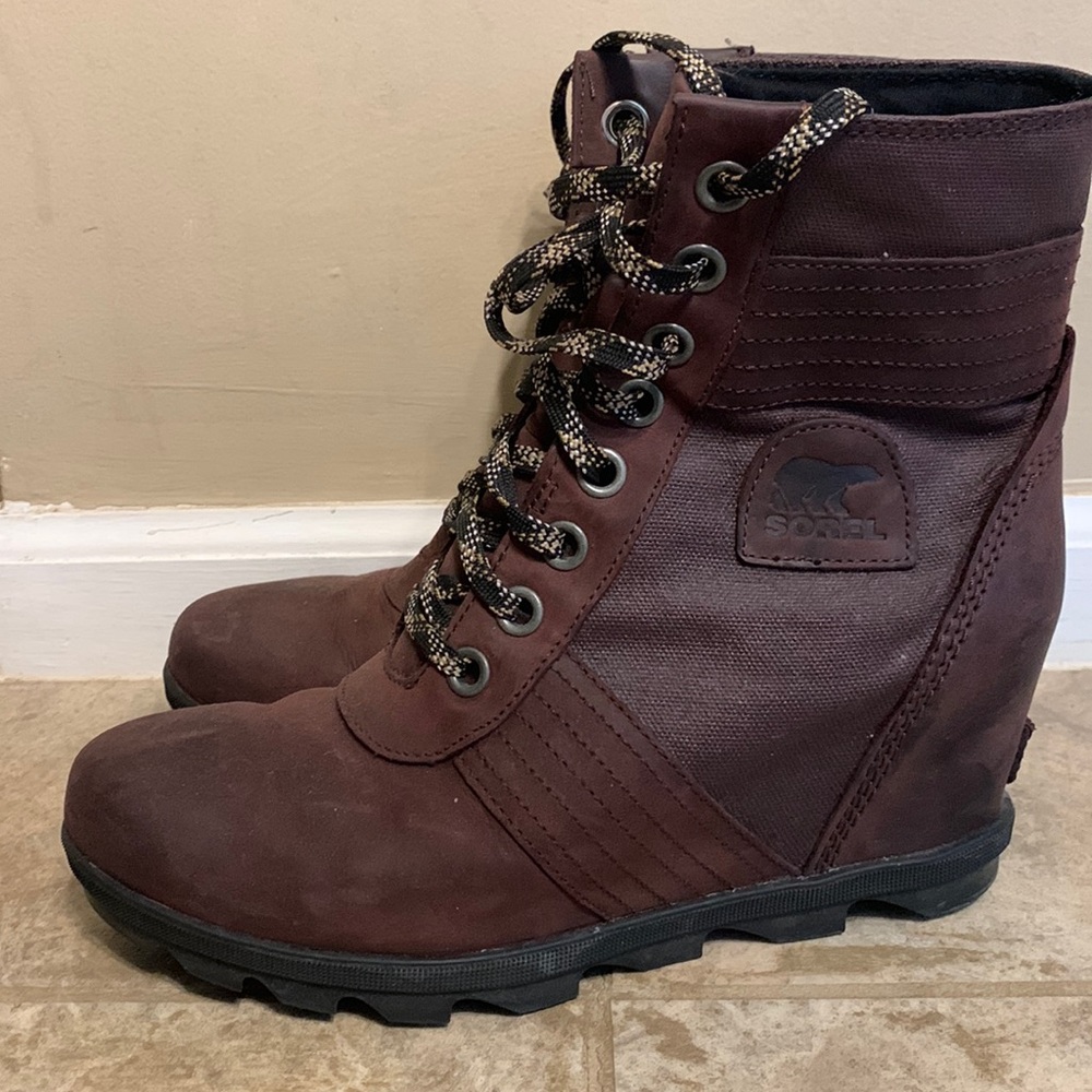 Sorel ~ Lexie wedge boot ~ size 10.5